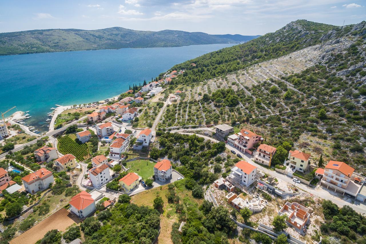 Apartments Loncar Seget Vranjica Exterior photo